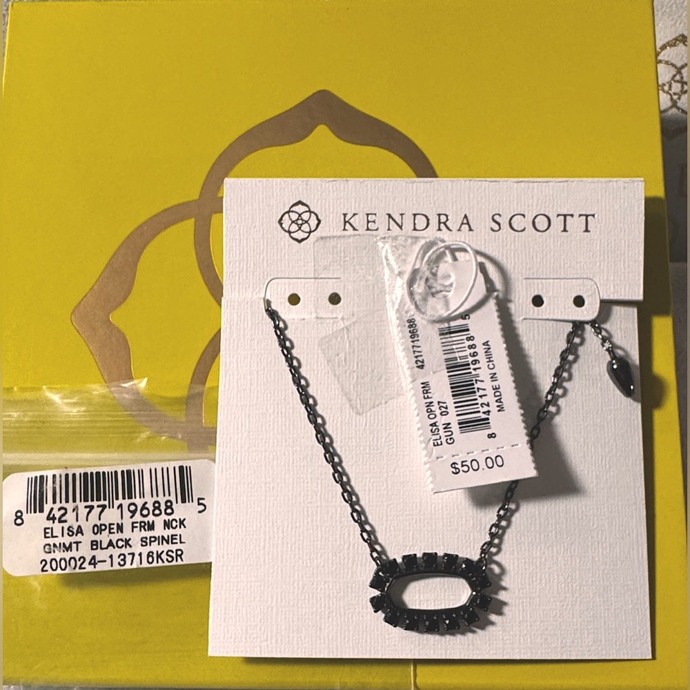 Kendra Scott Elisa Open Frame Pendant Necklace in Black Spinel